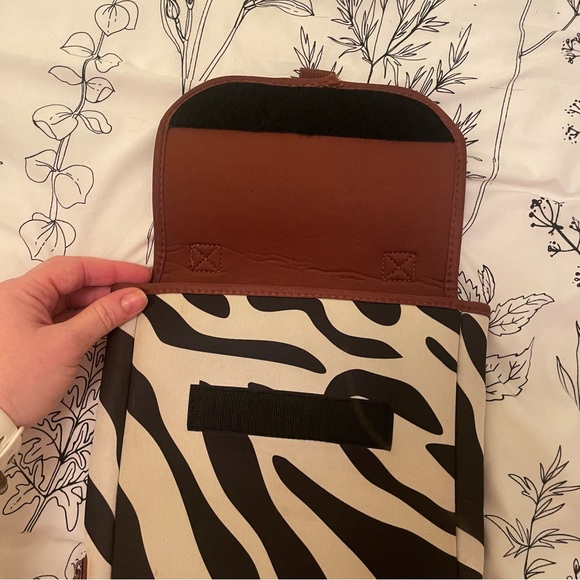 WW Weight Watchers Zebra Stripe & Faux Brown Leather Lunch Tote Bag - insulated - Picture 6 of 8